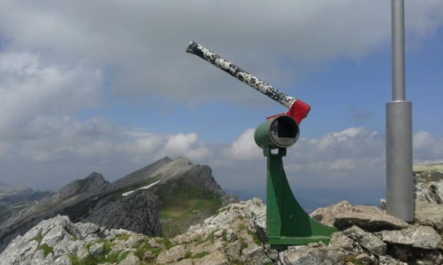 Ascensión a Aitzgorri (la peña roja): un viaje por la historia y las leyendas.