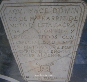 Lápida de Munárriz en el Convento