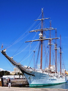 Buque escuela Juan Sebastián Elcano en Cádiz