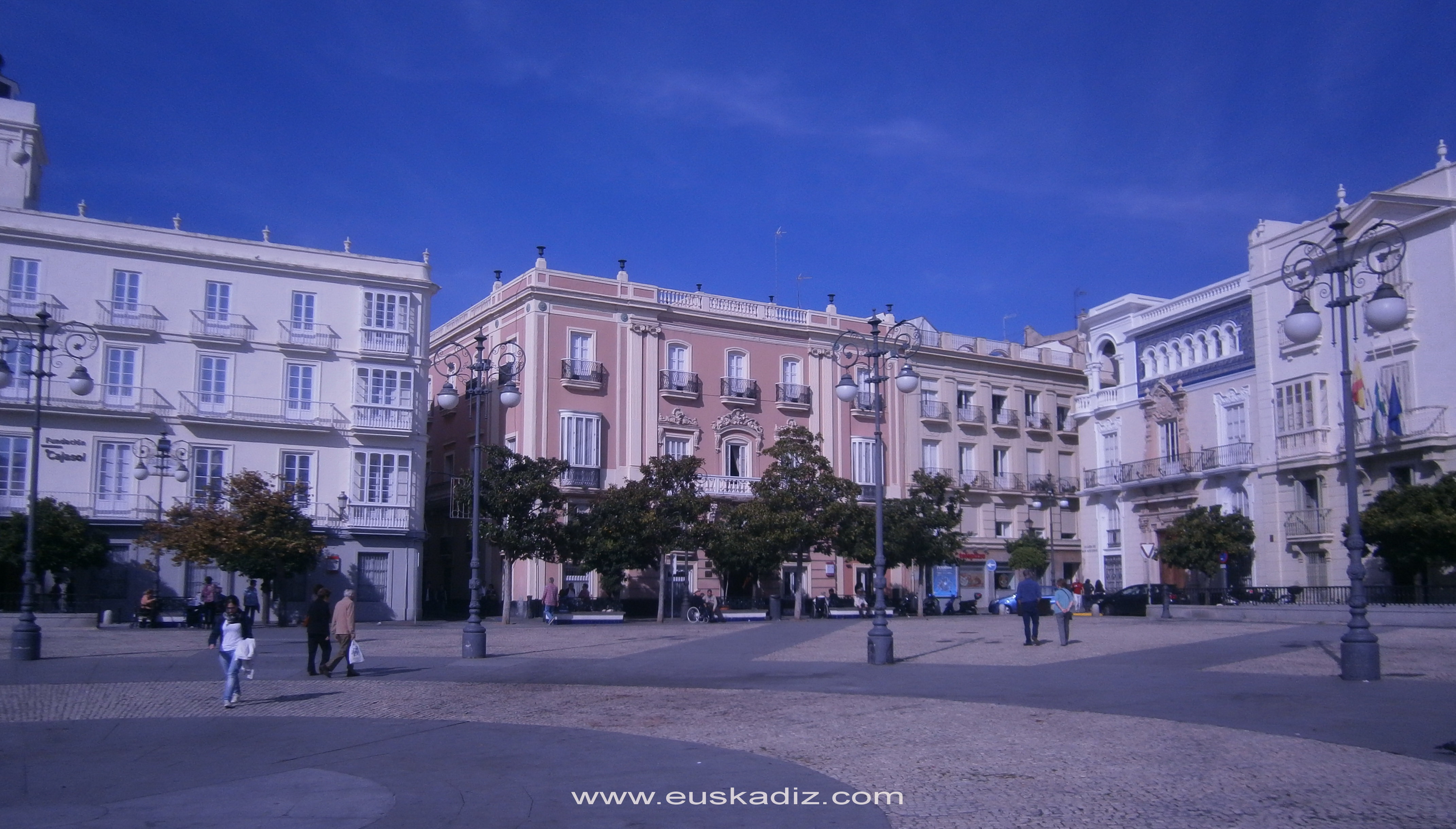 Casa de los Istúriz y Plaza San Antonio de Cádiz.